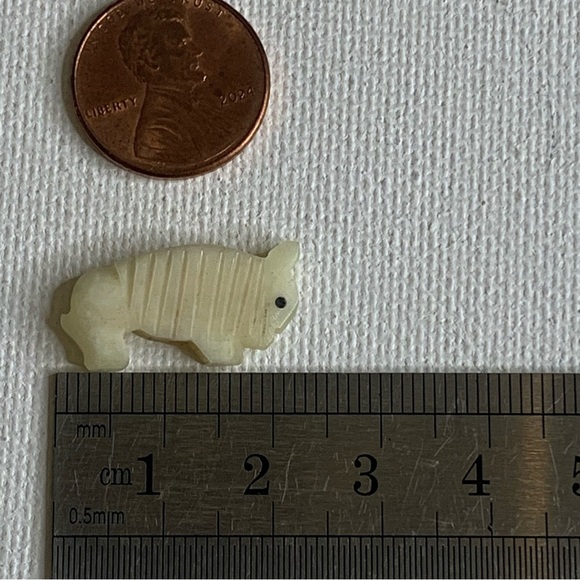 Vintage Native American Zuni Hand Carved Buffalo Fetish Bead Drilled Animal 1" - Picture 13 of 15